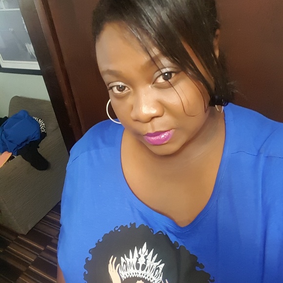 Meet your Posher, Farrah - Picture 1 of 1